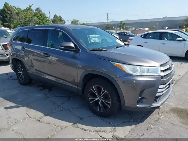 5TDZZRFH6KS326822 2019 TOYOTA HIGHLANDER - Image 1