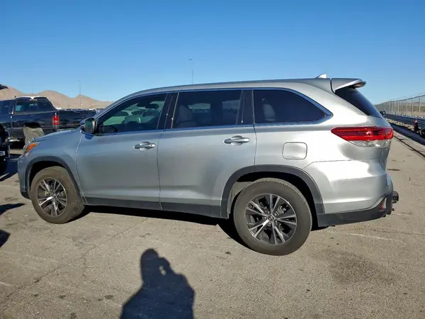 5TDZZRFH6KS331874 2019 TOYOTA HIGHLANDER - Image 2