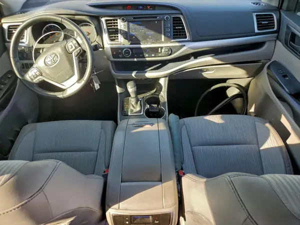 5TDZZRFH6KS331874 2019 TOYOTA HIGHLANDER - Image 8