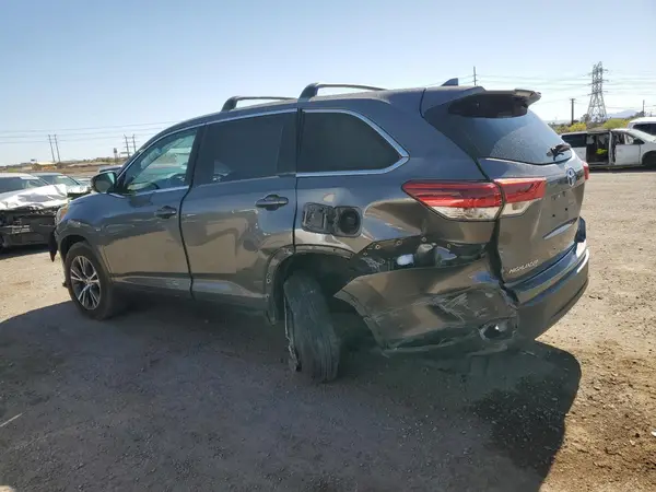 5TDZZRFH6KS333737 2019 TOYOTA HIGHLANDER - Image 2
