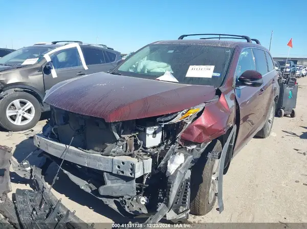 5TDZZRFH6KS334953 2019 TOYOTA HIGHLANDER - Image 2