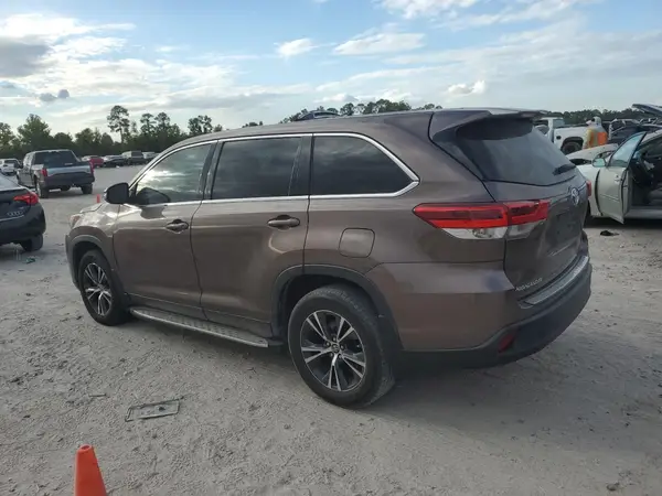 5TDZZRFH6KS336881 2019 TOYOTA HIGHLANDER - Image 2