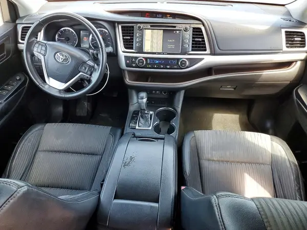 5TDZZRFH6KS350568 2019 TOYOTA HIGHLANDER - Image 8