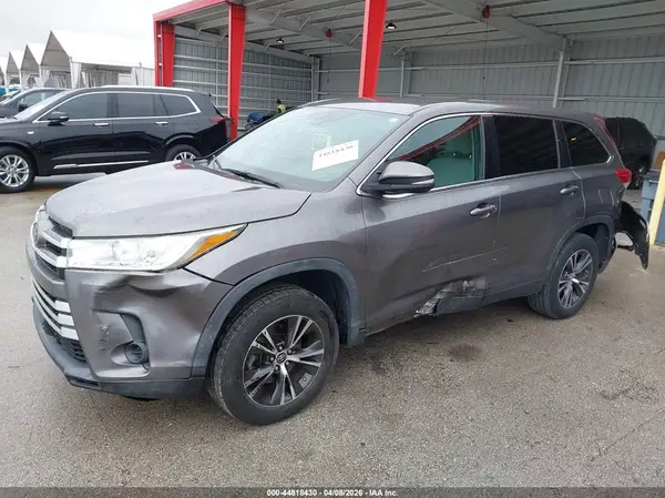 5TDZZRFH6KS356998 2019 TOYOTA HIGHLANDER - Image 2