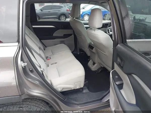 5TDZZRFH6KS356998 2019 TOYOTA HIGHLANDER - Image 8
