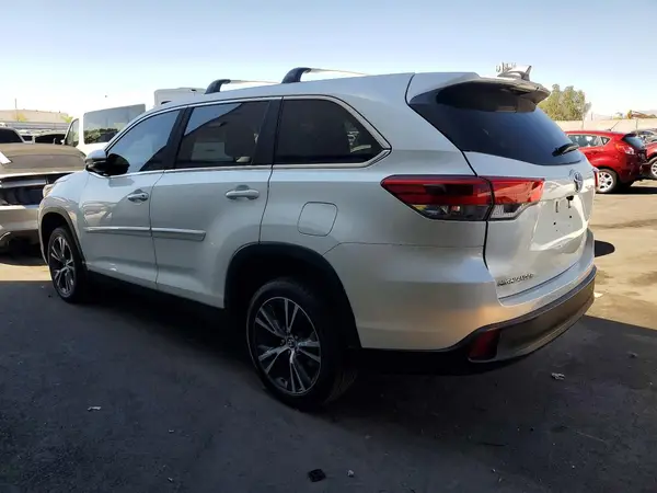 5TDZZRFH6KS360856 2019 TOYOTA HIGHLANDER - Image 2