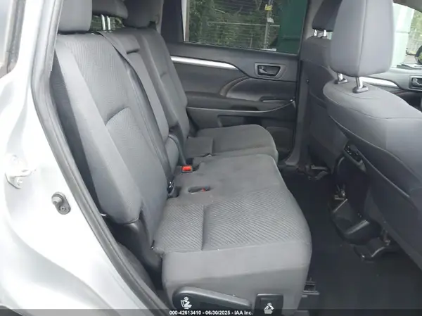 5TDZZRFH6KS367645 2019 TOYOTA HIGHLANDER - Image 8