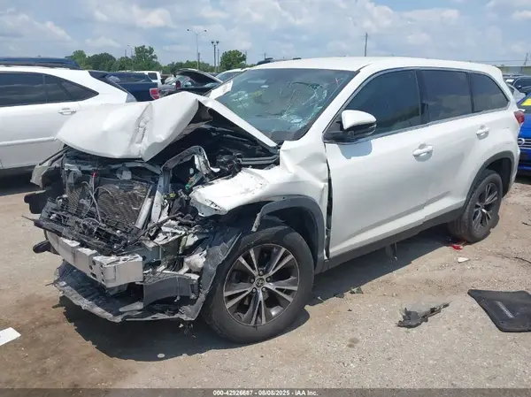 5TDZZRFH6KS368374 2019 TOYOTA HIGHLANDER - Image 2