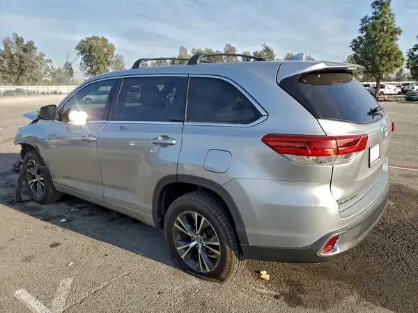 5TDZZRFH7HS196283 2017 TOYOTA HIGHLANDER - Image 2