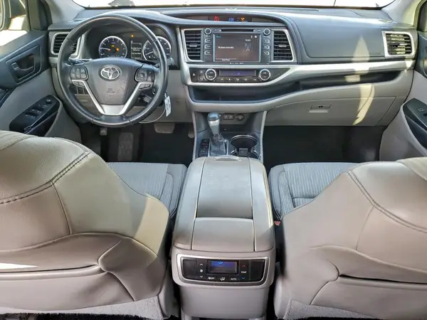 5TDZZRFH7HS196283 2017 TOYOTA HIGHLANDER - Image 8