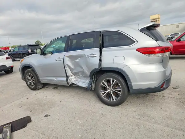 5TDZZRFH7HS196378 2017 TOYOTA HIGHLANDER - Image 2