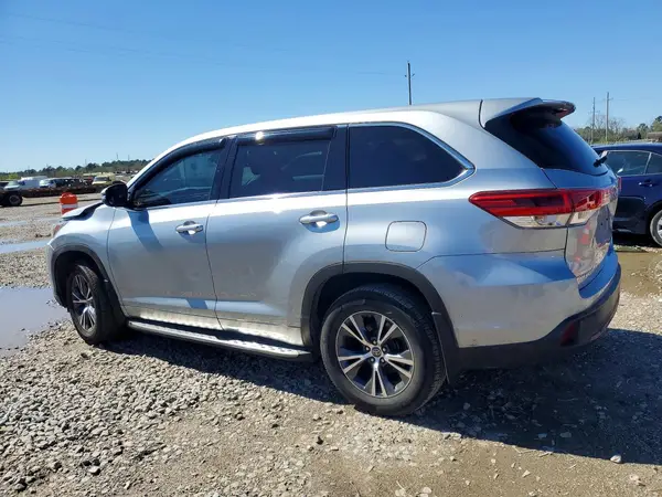 5TDZZRFH7HS198017 2017 TOYOTA HIGHLANDER - Image 2