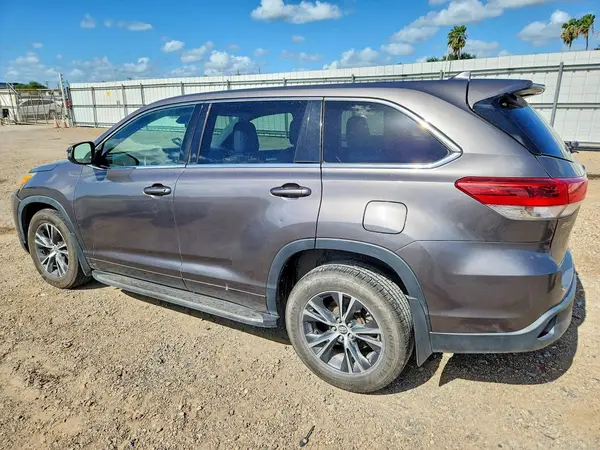 5TDZZRFH7HS198101 2017 TOYOTA HIGHLANDER - Image 2