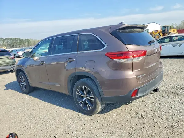5TDZZRFH7HS204947 2017 TOYOTA HIGHLANDER - Image 2