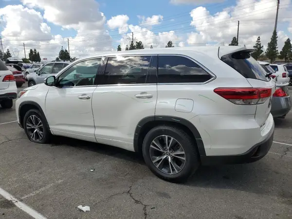 5TDZZRFH7HS206956 2017 TOYOTA HIGHLANDER - Image 2