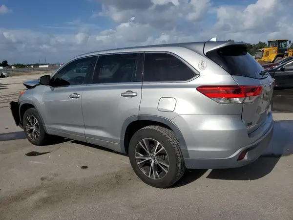 5TDZZRFH7HS209940 2017 TOYOTA HIGHLANDER - Image 2
