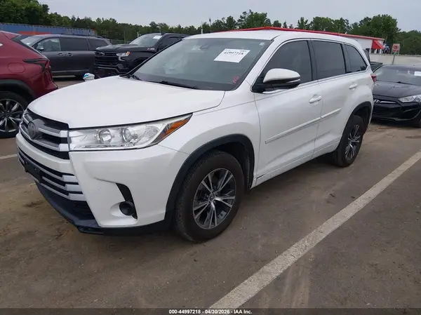 5TDZZRFH7HS231520 2017 TOYOTA HIGHLANDER - Image 2