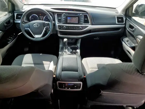 5TDZZRFH7HS233817 2017 TOYOTA HIGHLANDER - Image 8
