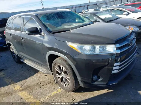 5TDZZRFH7JS236335 2018 TOYOTA HIGHLANDER - Image 1