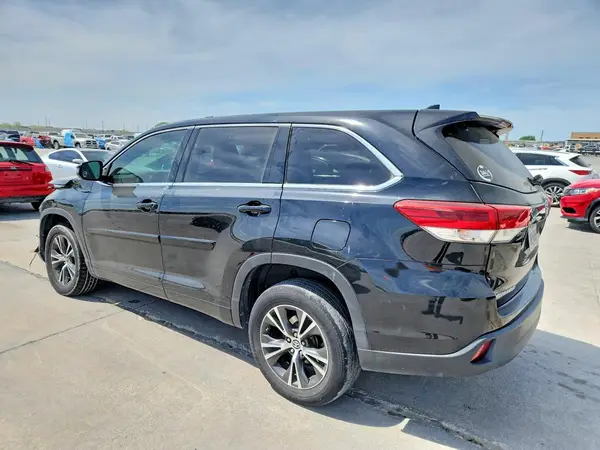 5TDZZRFH7JS236951 2018 TOYOTA HIGHLANDER - Image 2