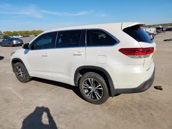 5TDZZRFH7JS237940 2018 TOYOTA HIGHLANDER - Image 2