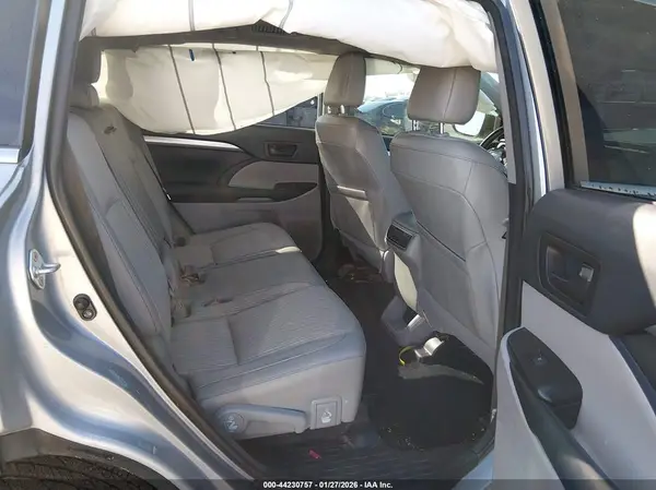 5TDZZRFH7JS240286 2018 TOYOTA HIGHLANDER - Image 8