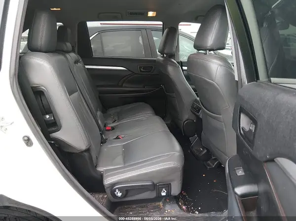 5TDZZRFH7JS241857 2018 TOYOTA HIGHLANDER - Image 8