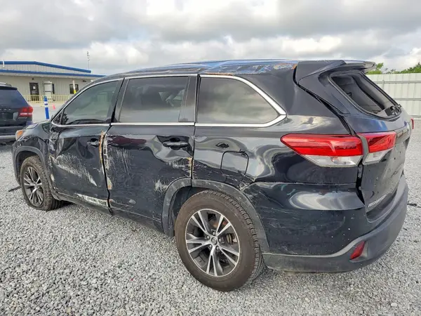 5TDZZRFH7JS247223 2018 TOYOTA HIGHLANDER - Image 2