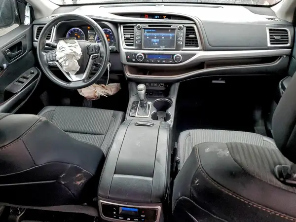 5TDZZRFH7JS247285 2018 TOYOTA HIGHLANDER - Image 8