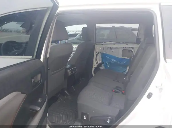 5TDZZRFH7JS249702 2018 TOYOTA HIGHLANDER - Image 8