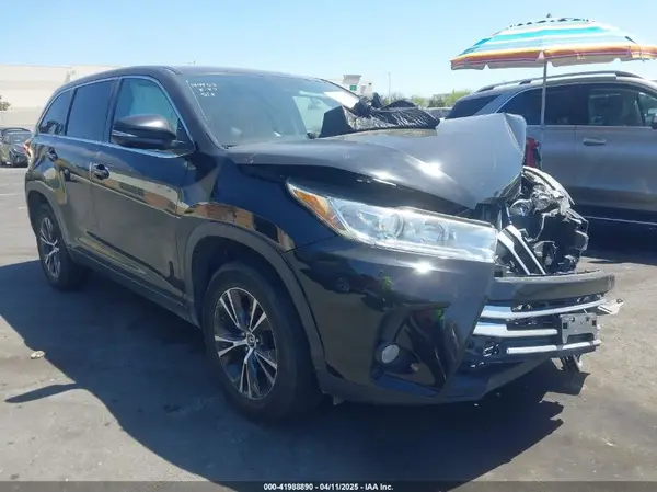 5TDZZRFH7JS265754 2018 TOYOTA HIGHLANDER - Image 1
