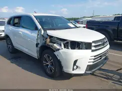 5TDZZRFH7JS267018 2018 TOYOTA HIGHLANDER