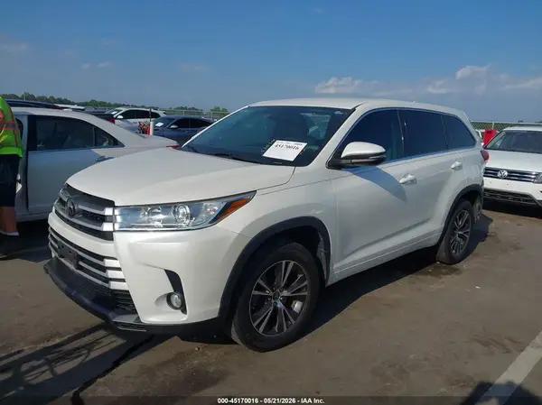 5TDZZRFH7JS267018 2018 TOYOTA HIGHLANDER - Image 2