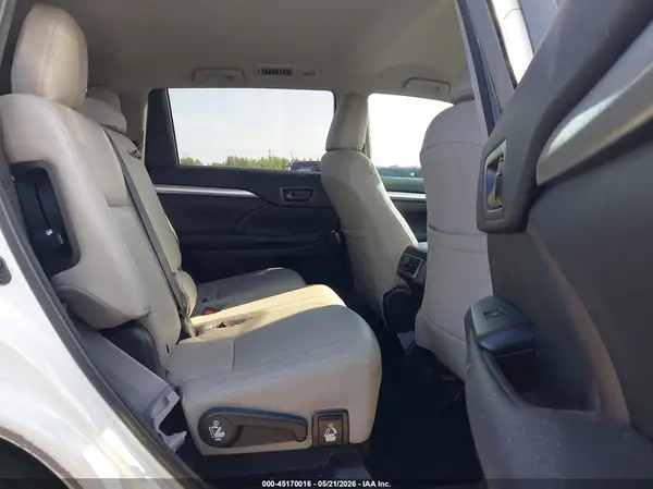 5TDZZRFH7JS267018 2018 TOYOTA HIGHLANDER - Image 8