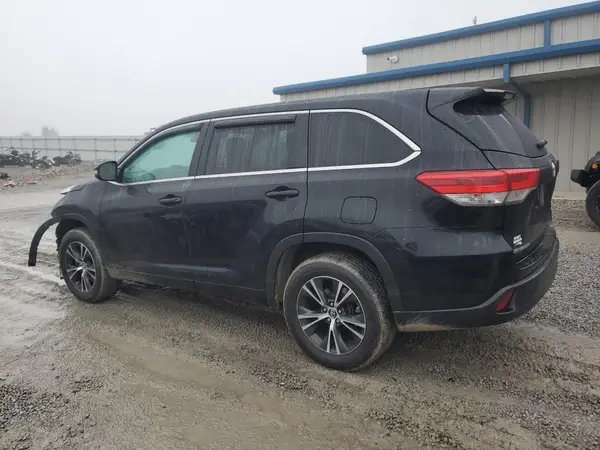 5TDZZRFH7JS269920 2018 TOYOTA HIGHLANDER - Image 2