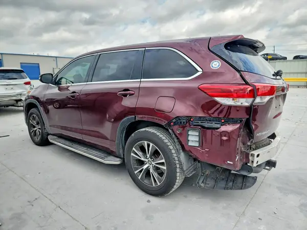 5TDZZRFH7JS277029 2018 TOYOTA HIGHLANDER - Image 2
