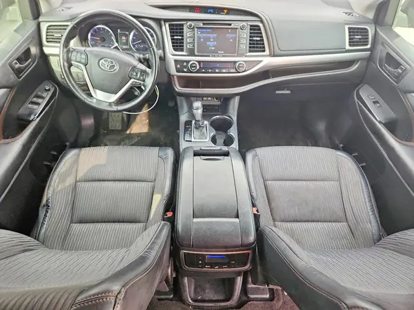 5TDZZRFH7JS277029 2018 TOYOTA HIGHLANDER - Image 8
