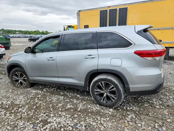5TDZZRFH7KS289747 2019 TOYOTA HIGHLANDER - Image 2