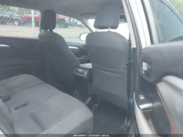 5TDZZRFH7KS290462 2019 TOYOTA HIGHLANDER - Image 8