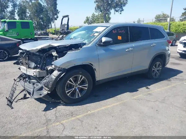 5TDZZRFH7KS291062 2019 TOYOTA HIGHLANDER - Image 2