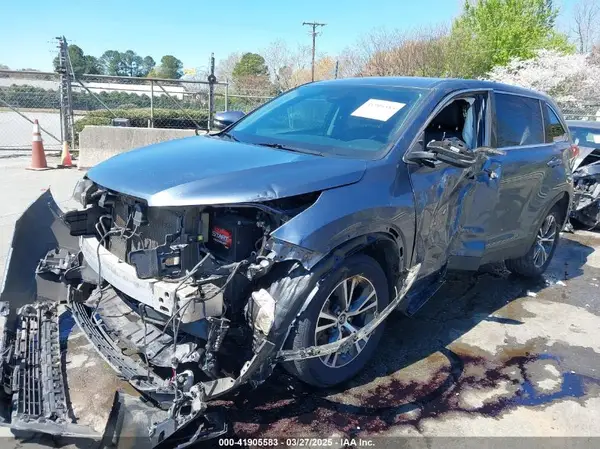 5TDZZRFH7KS291398 2019 TOYOTA HIGHLANDER - Image 2