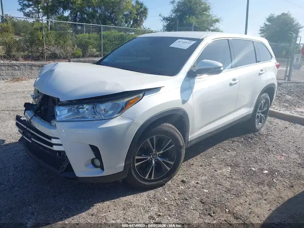 5TDZZRFH7KS293846 2019 TOYOTA HIGHLANDER - Image 2