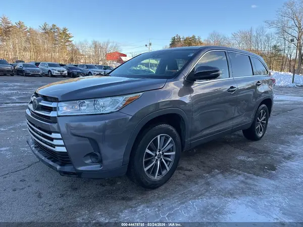 5TDZZRFH7KS294477 2019 TOYOTA HIGHLANDER - Image 2