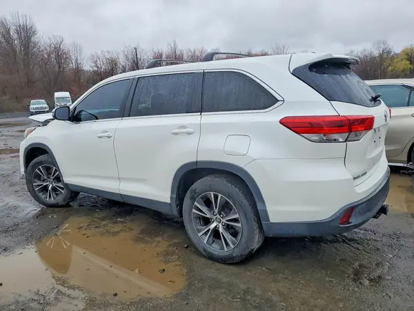5TDZZRFH7KS294494 2019 TOYOTA HIGHLANDER - Image 2