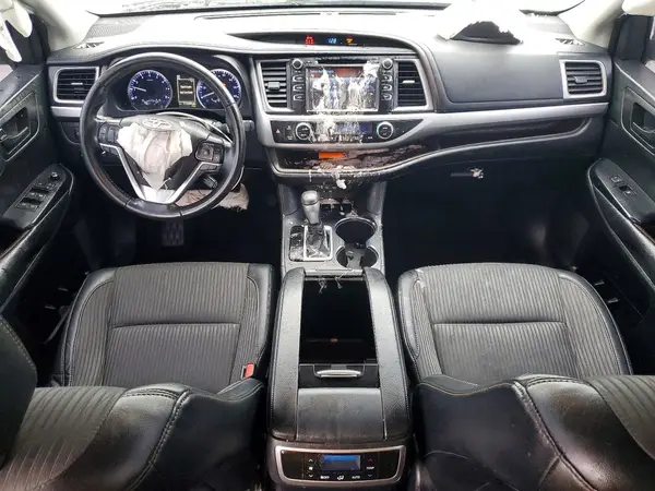 5TDZZRFH7KS294494 2019 TOYOTA HIGHLANDER - Image 8