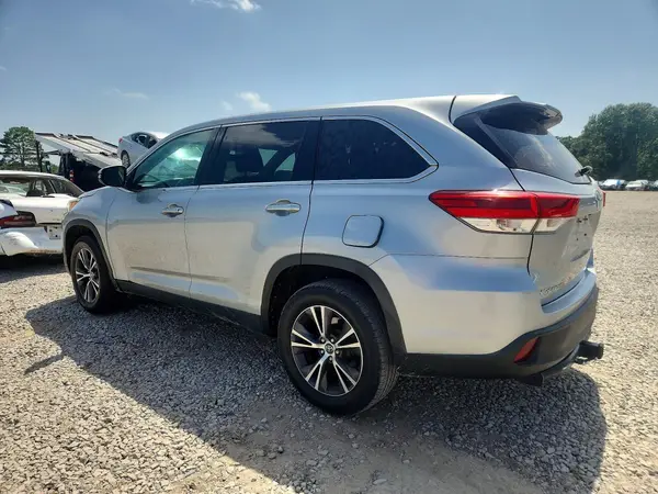 5TDZZRFH7KS297864 2019 TOYOTA HIGHLANDER - Image 2