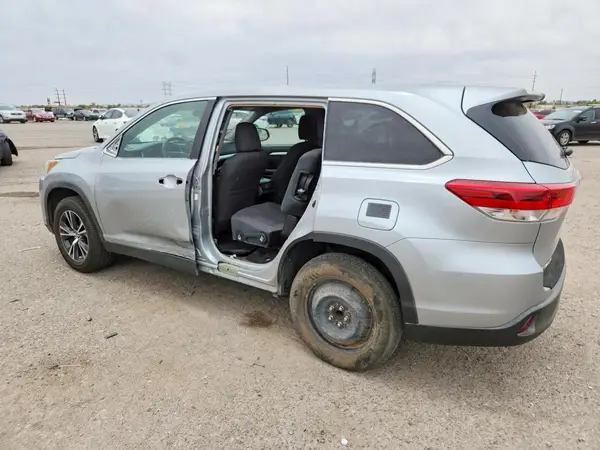 5TDZZRFH7KS314985 2019 TOYOTA HIGHLANDER - Image 2