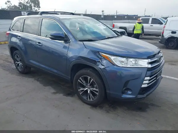 5TDZZRFH7KS316168 2019 TOYOTA HIGHLANDER - Image 1