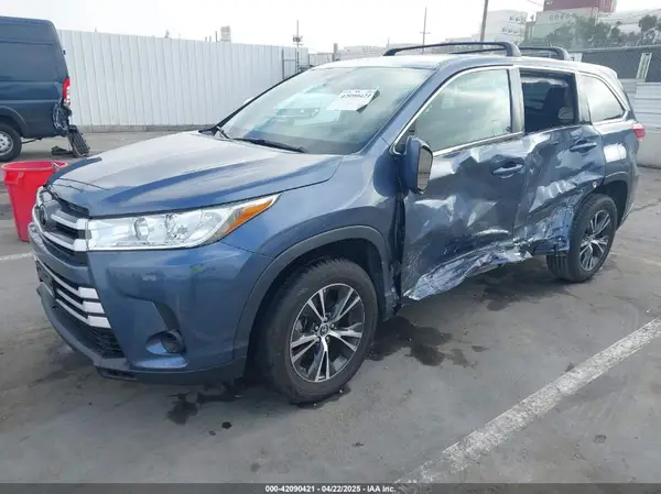 5TDZZRFH7KS316168 2019 TOYOTA HIGHLANDER - Image 2