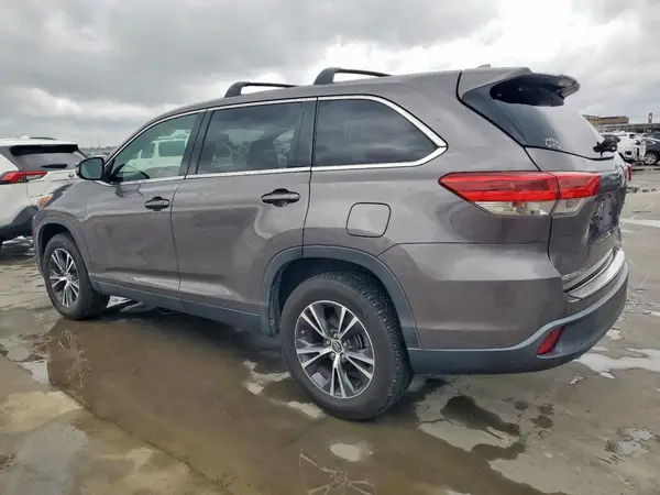 5TDZZRFH7KS323007 2019 TOYOTA HIGHLANDER - Image 2